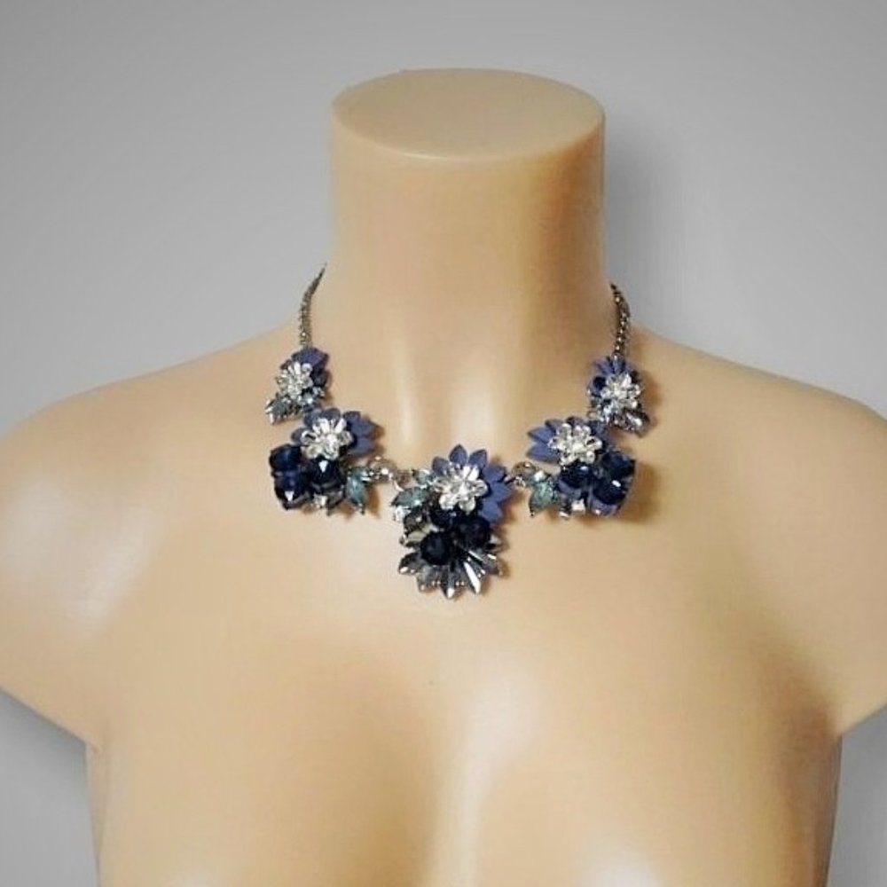 Vera Wang Statement Necklace NEW